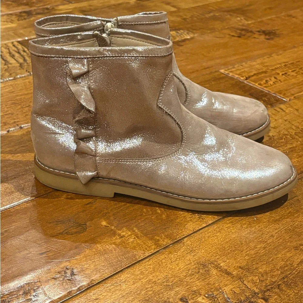 Elephantito Metallic Ruffle Boots - Picture 5 of 10
